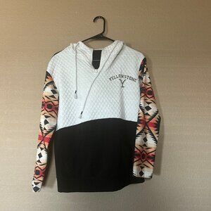 Yellowstone Pullover - Medium